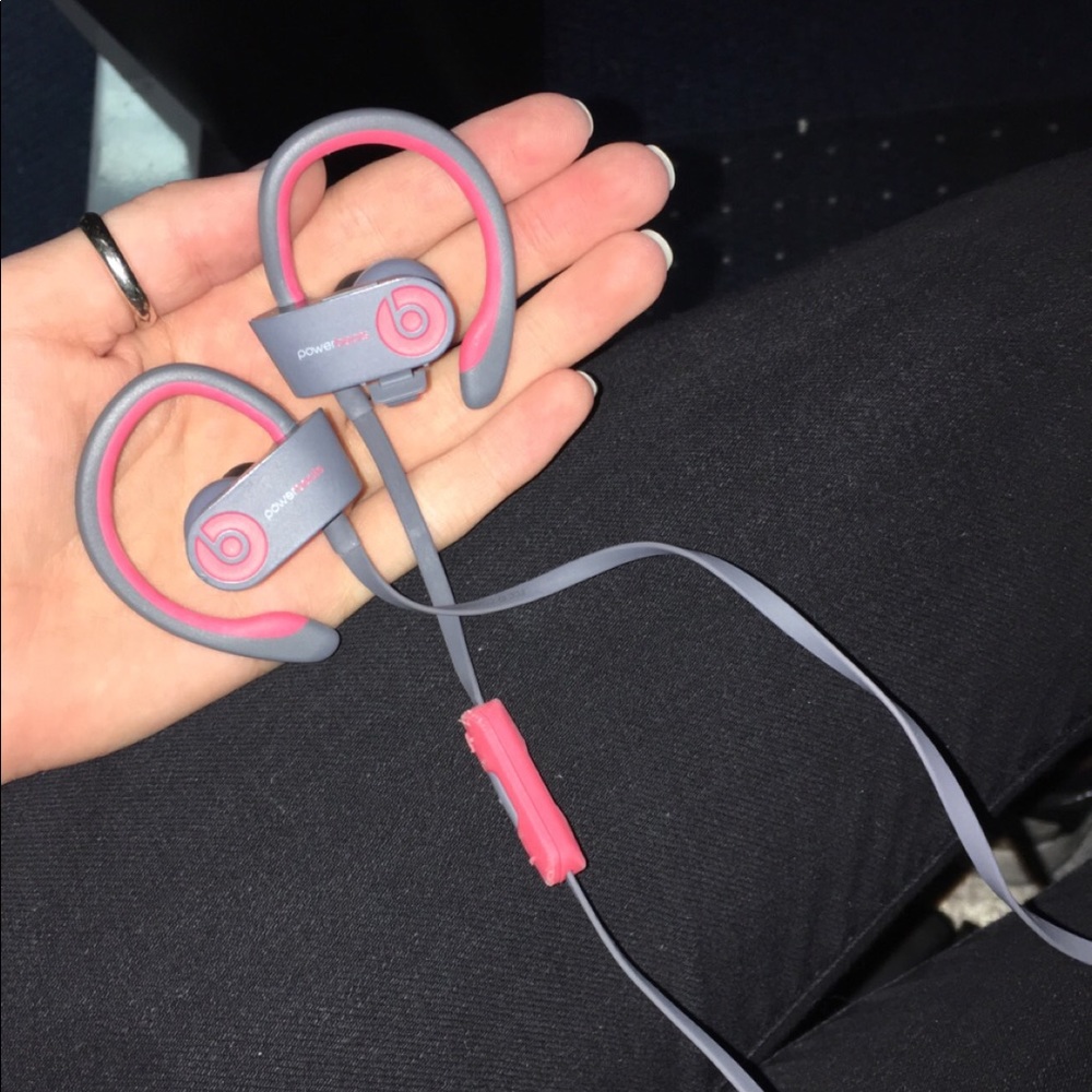 Powerbeats wireless 2